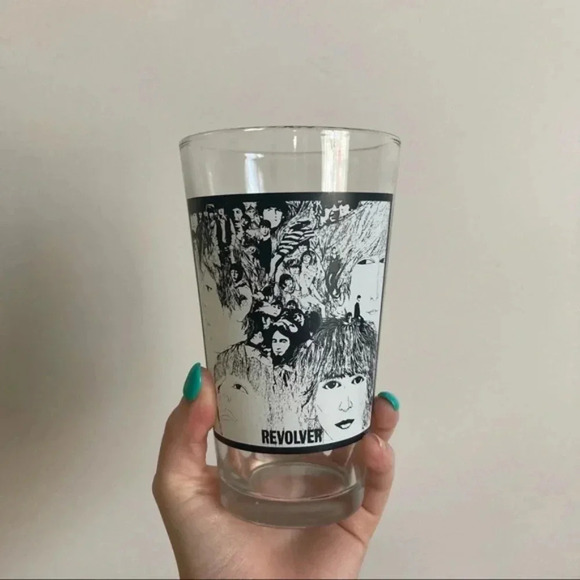 The Beatles Album Cover Collectible 2 Glasses Set - Picture 5 of 6